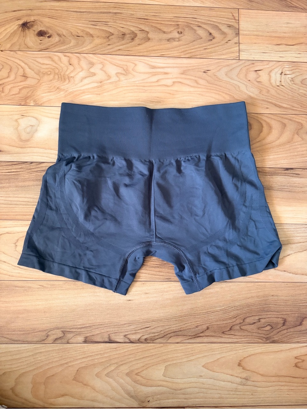 Gymshark High-Rise shorts- set of 4 - Picture 9 of 13